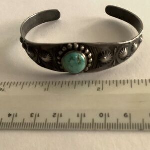 VINTAGE NATIVE AMERICAN STERLING TURQUOISE STAMPED CUFF ARROWS THUNDERBIRDS